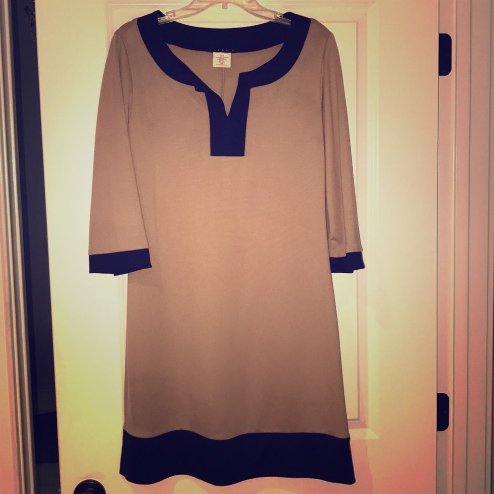 Size M Tiana B knit dress. Tans and black.